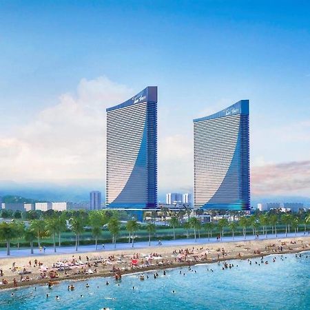 Orbi City Twin Tower Batumi Bagian luar foto