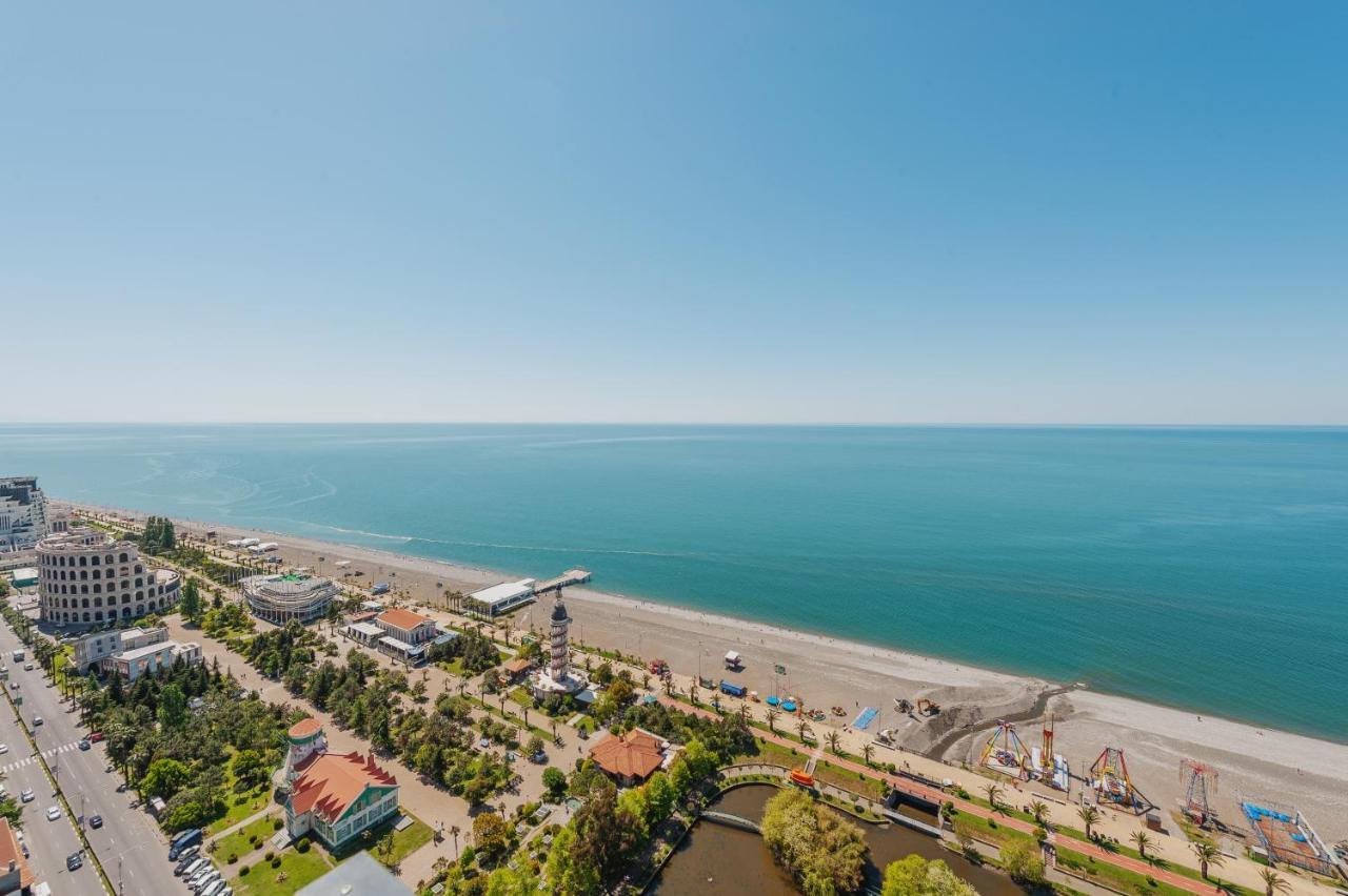 Orbi City Twin Tower Batumi Bagian luar foto